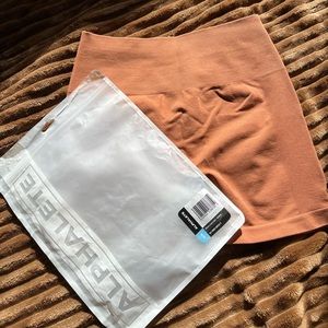 Alphalete Women’s Amplify Short- Mandarin